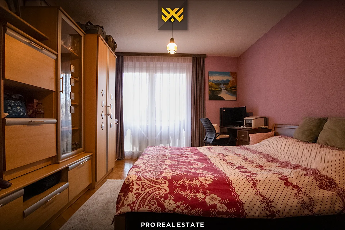 Banesë 200m² + 30m²  për #SHITJE në Ulpianë.