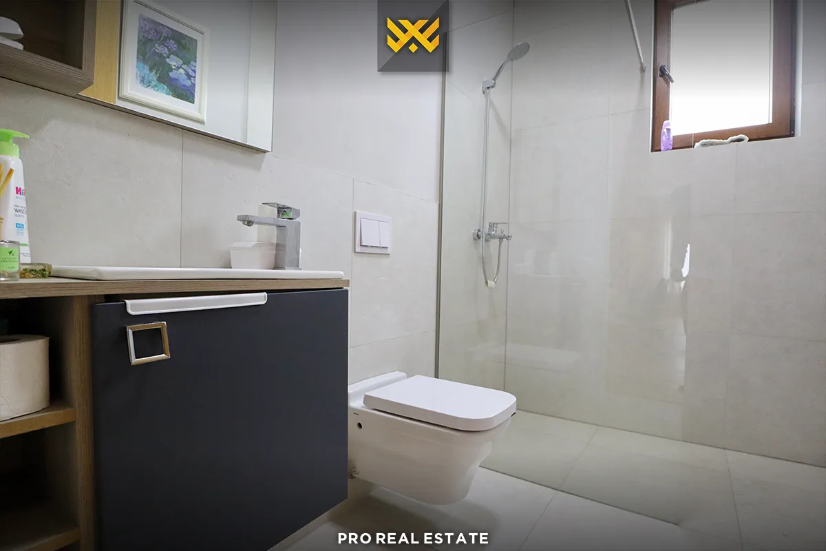Shtëpi 290m² me #QIRA në Lagjen Qëndresa.