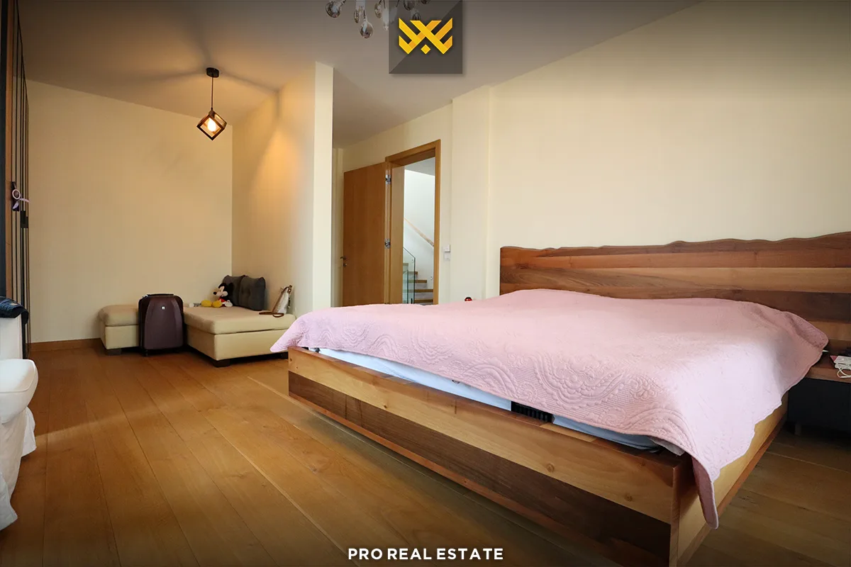 Shtëpi 290m² me #QIRA në Lagjen Qëndresa.