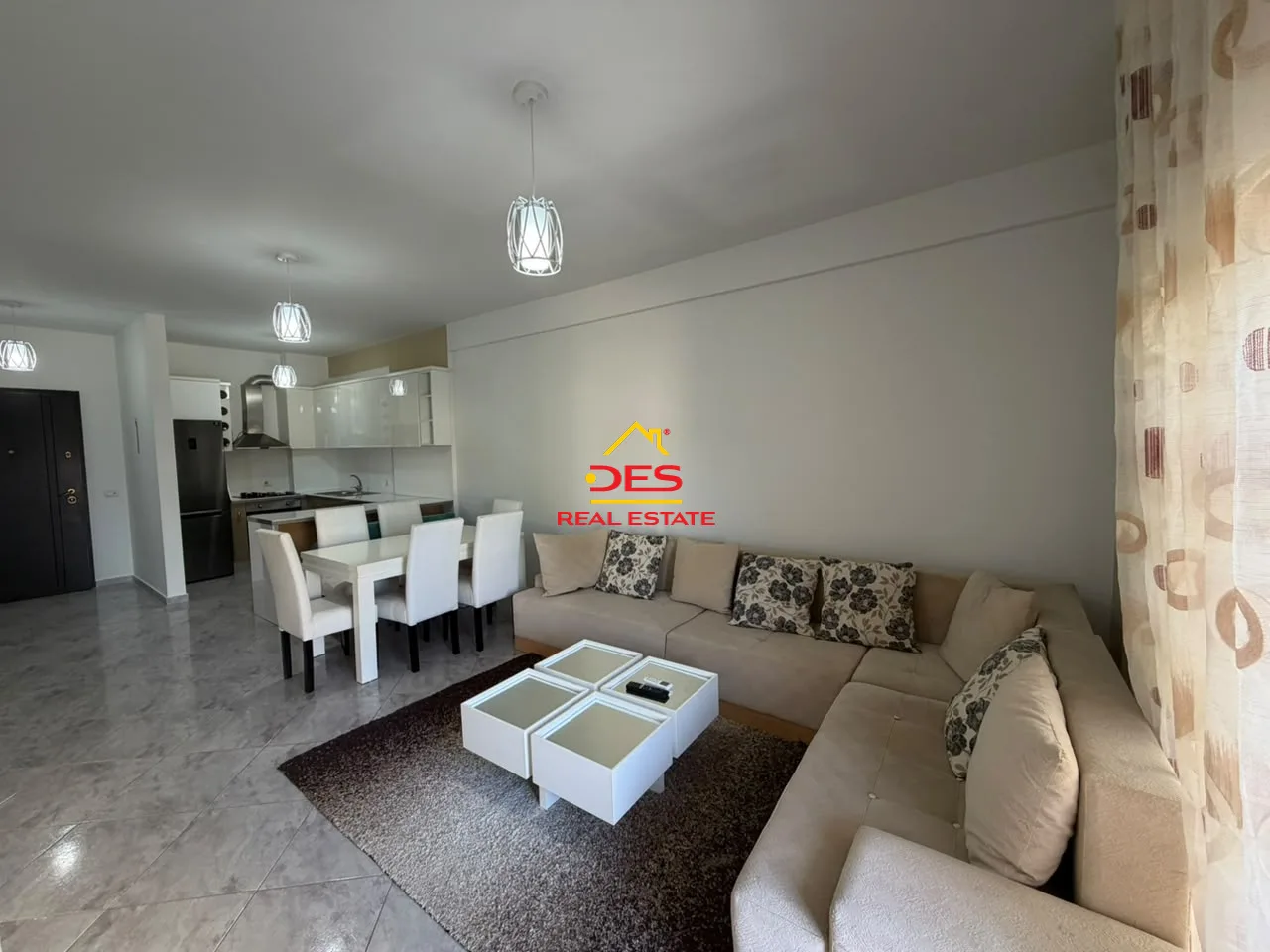 Shitet apartament 2+1 te porcelanosa, vlorë.