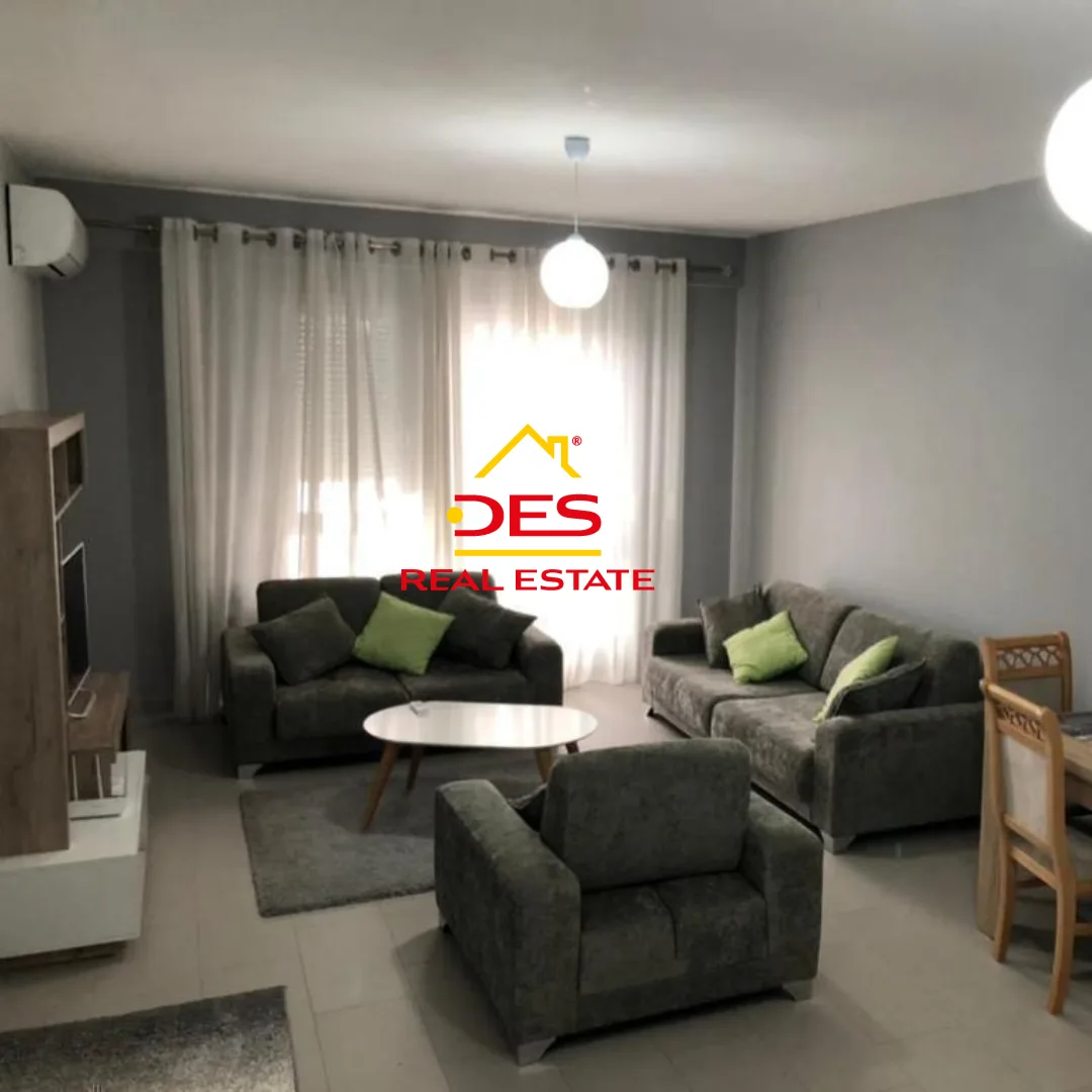 Shitet apartament 1+1 , rruga 5 maji, tiranë.