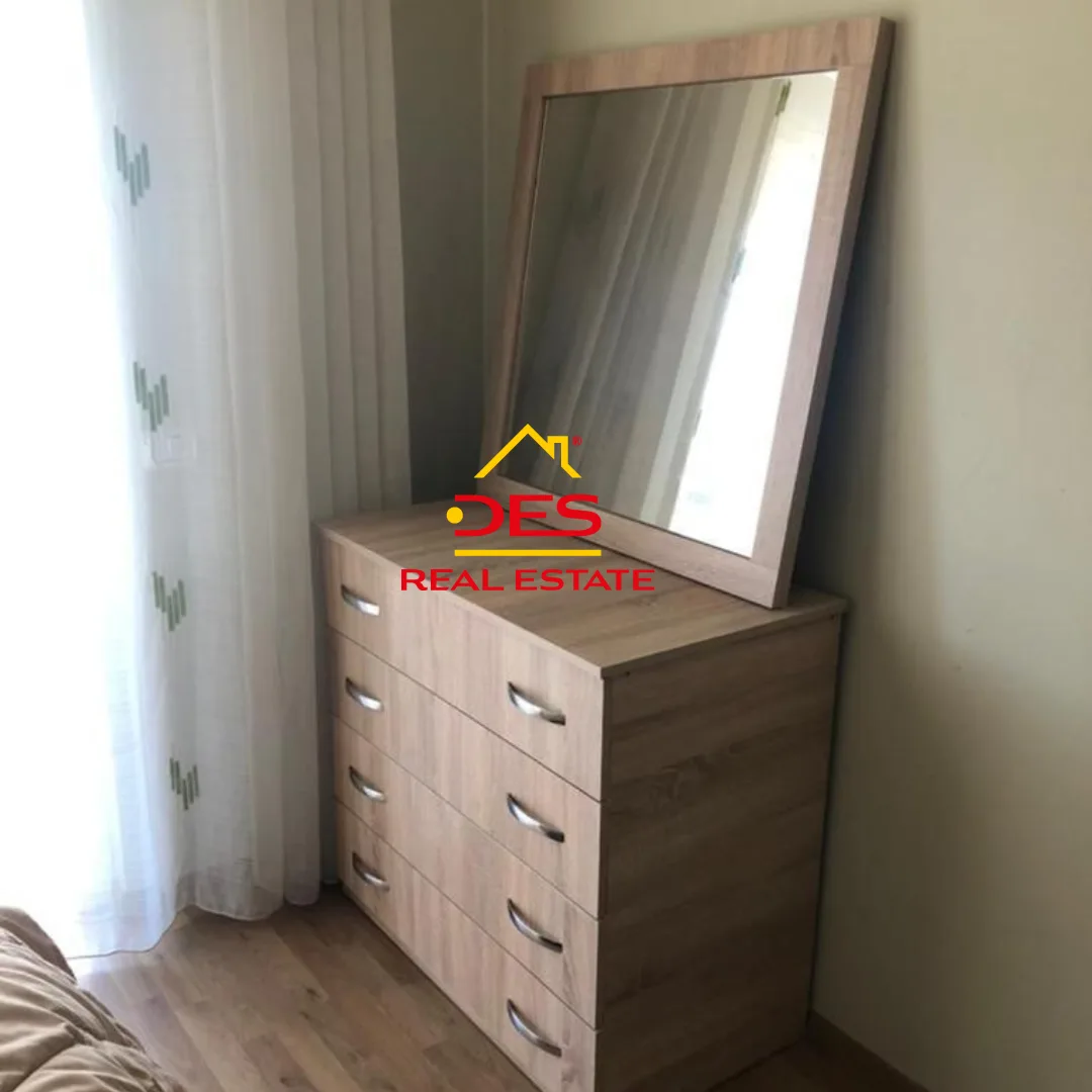 Shitet apartament 1+1 , rruga 5 maji, tiranë.