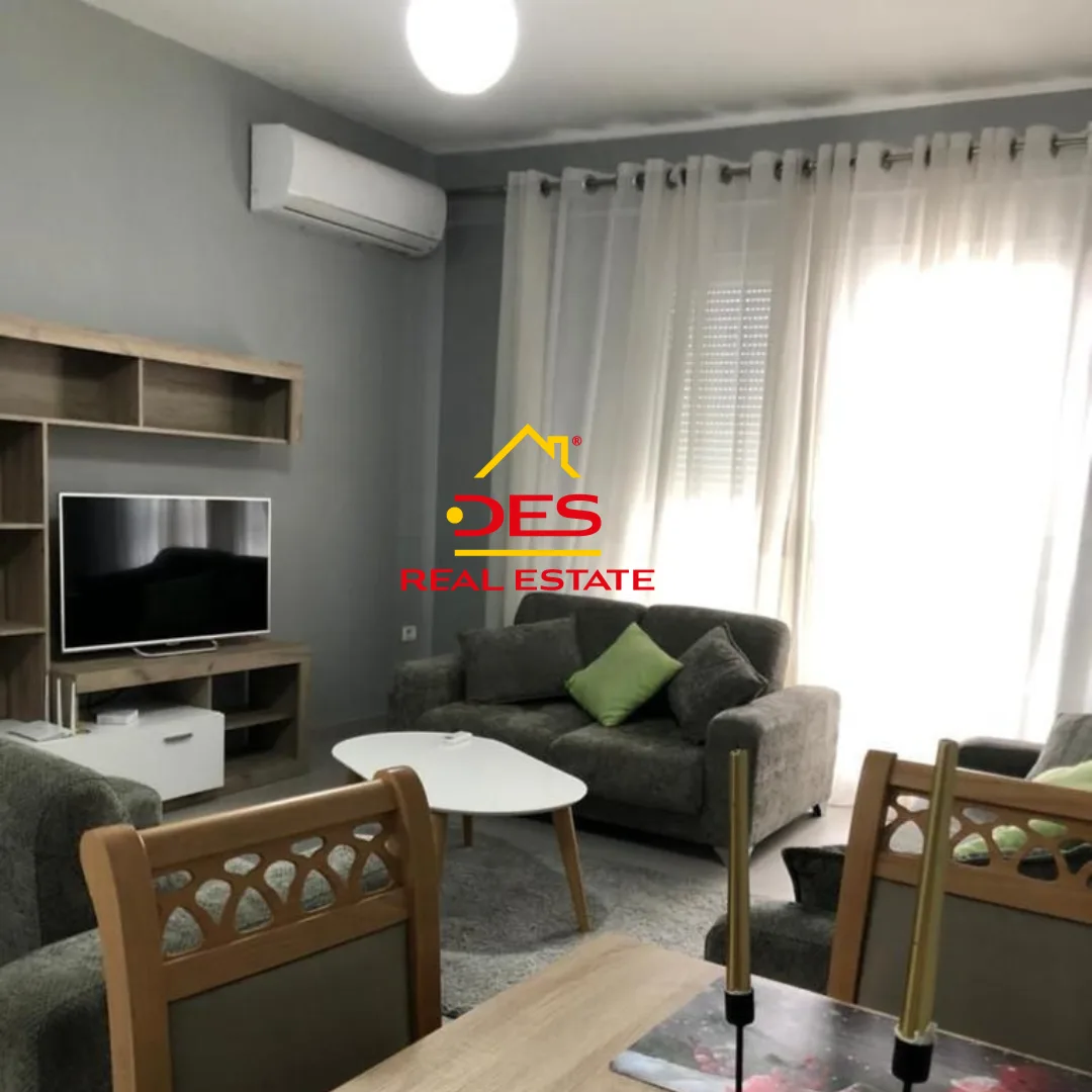 Shitet apartament 1+1 , rruga 5 maji, tiranë.