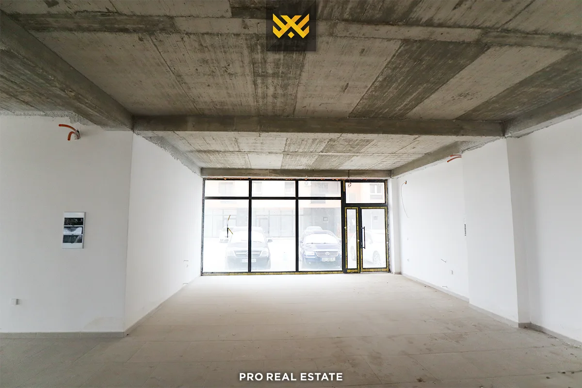 Lokal 239.38m² me #QIRA në Fushë Kosovë