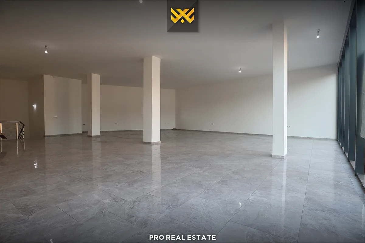 Lokal 375m² me #QIRA në Fushë Kosovë.