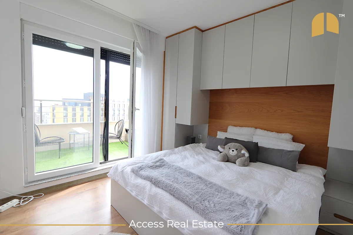 SHITET URGJENT! Penthouse në SHITJE – 4 dhoma gjumi + garazh – Arbëri