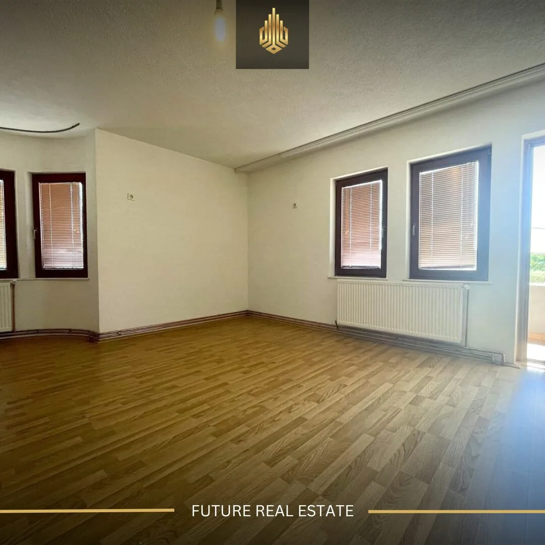 Shtëpi në SHITJE/263m²