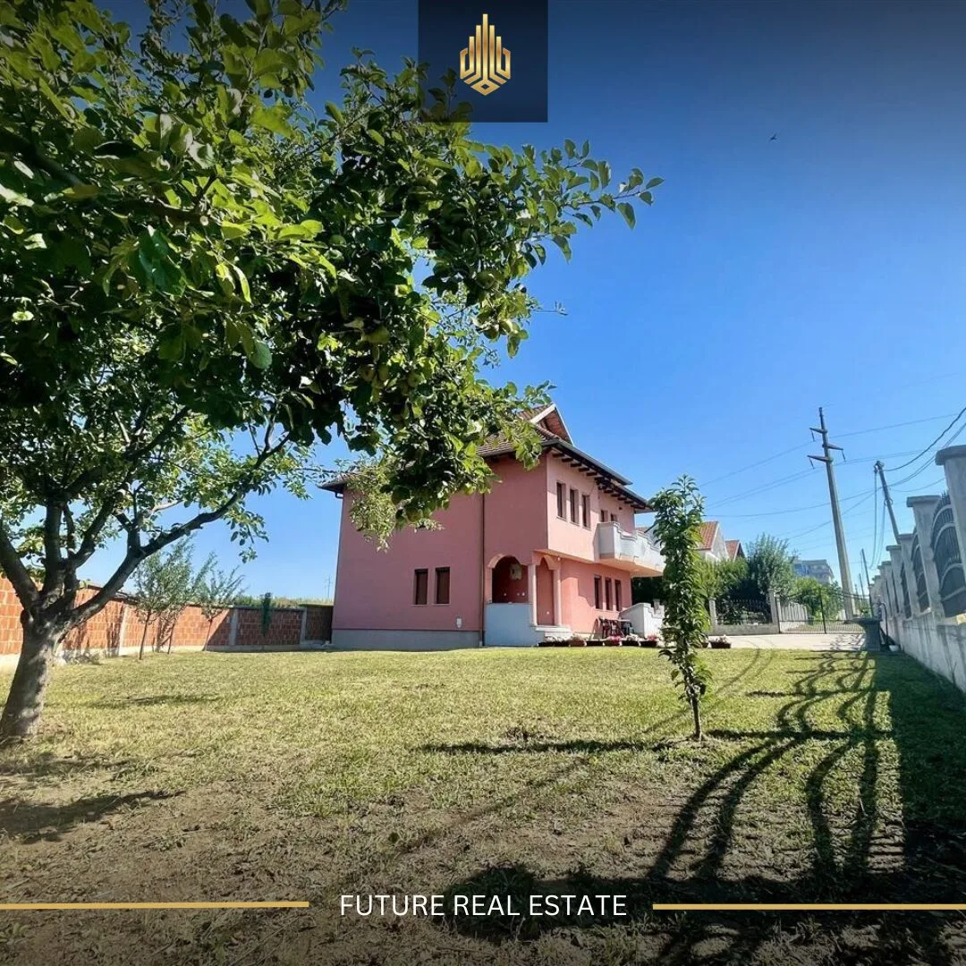 Shtëpi në SHITJE/263m²