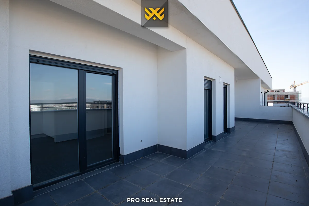 Banesë Penthouse 107m² + 145m² për #SHITJE te Prishtina e Re.