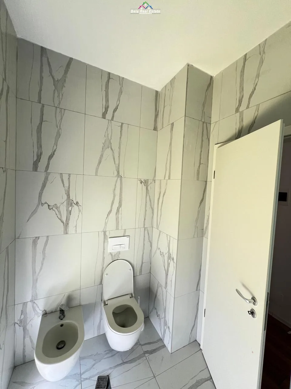 Apartament Me Qera 2+1 tek Ali Demi (ID B2201474) Tirane