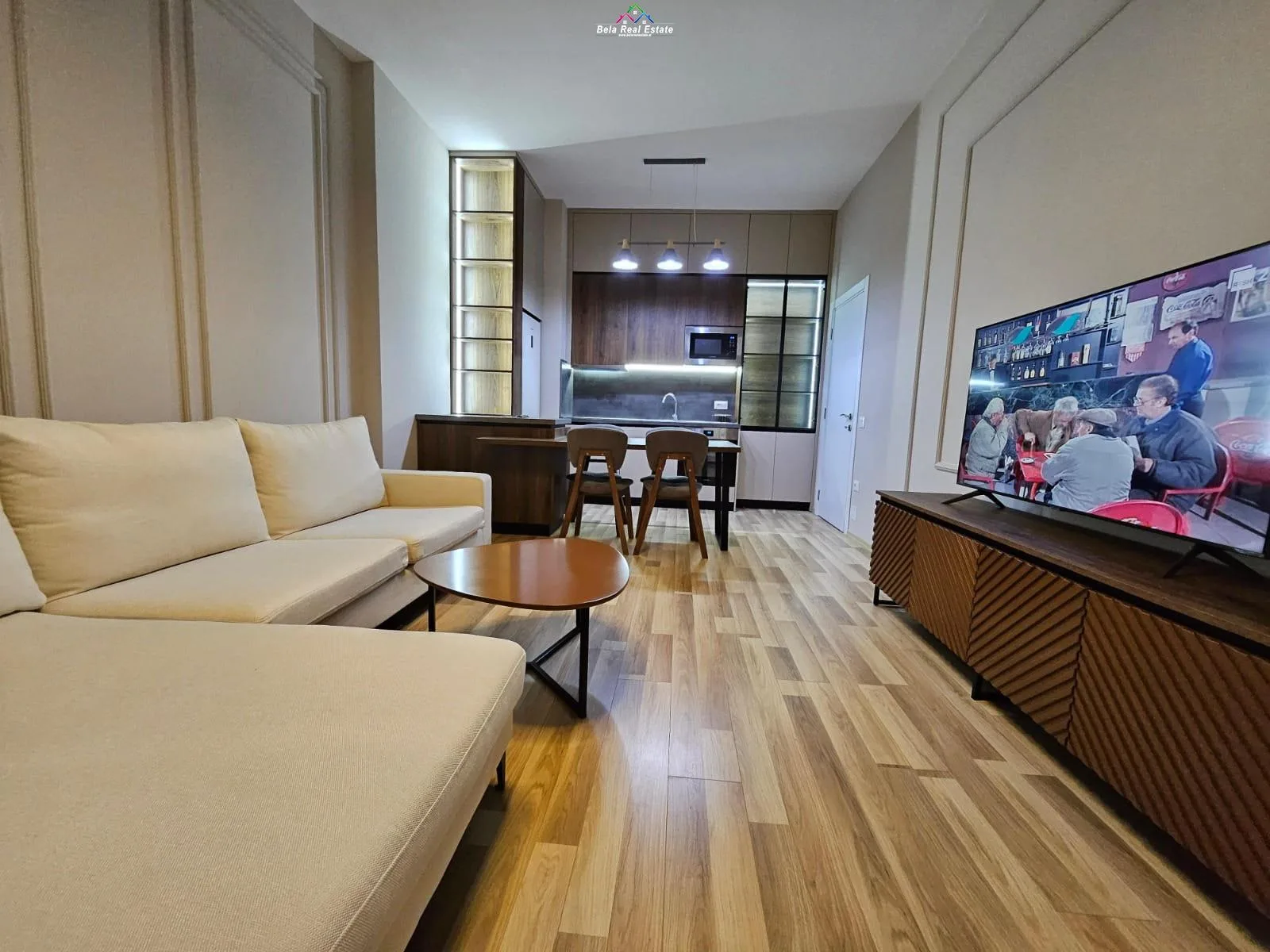 Jepet Me Qera Zyre Tek Zogu i Zi (ID BZ2218) Tirane.