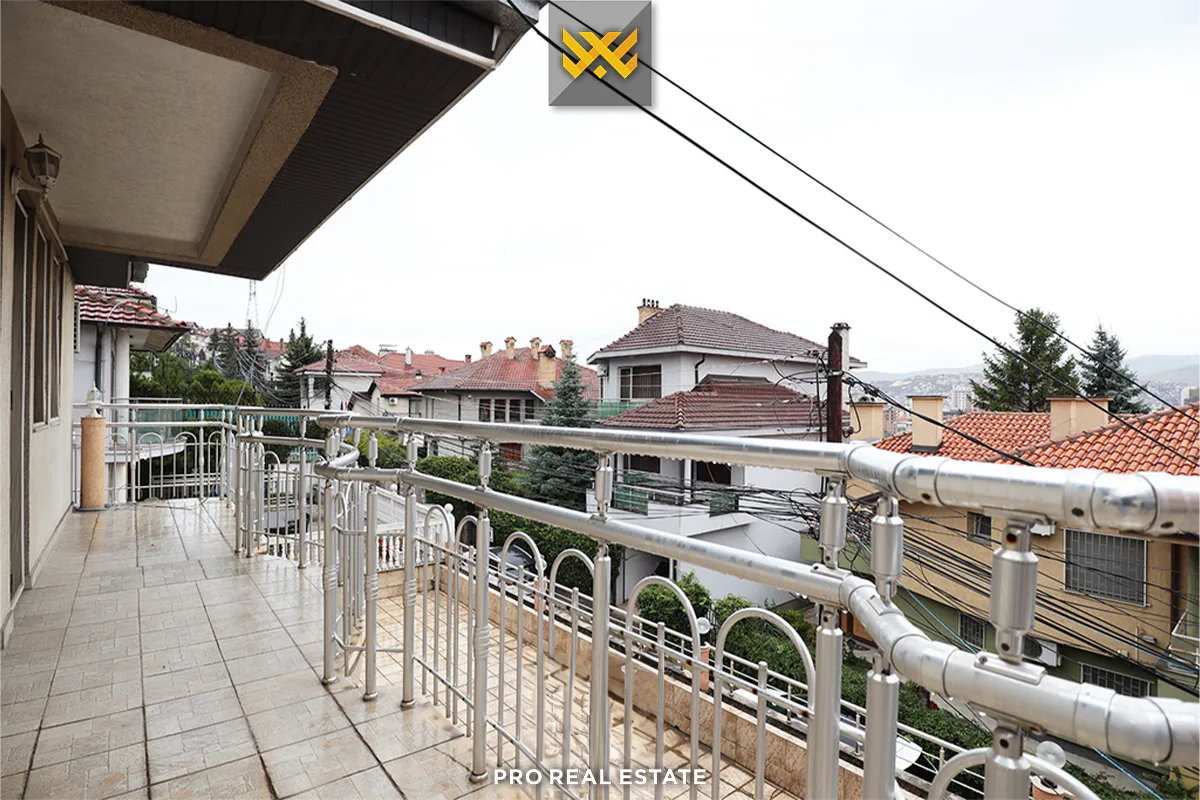 Shtëpi 200m² + 200m² për #SHITJE në Dragodan