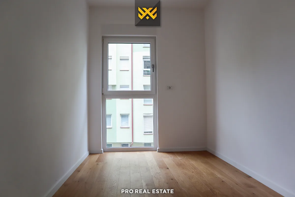 Banesë / Zyrë 94.7m² me #QIRA te Rruga C