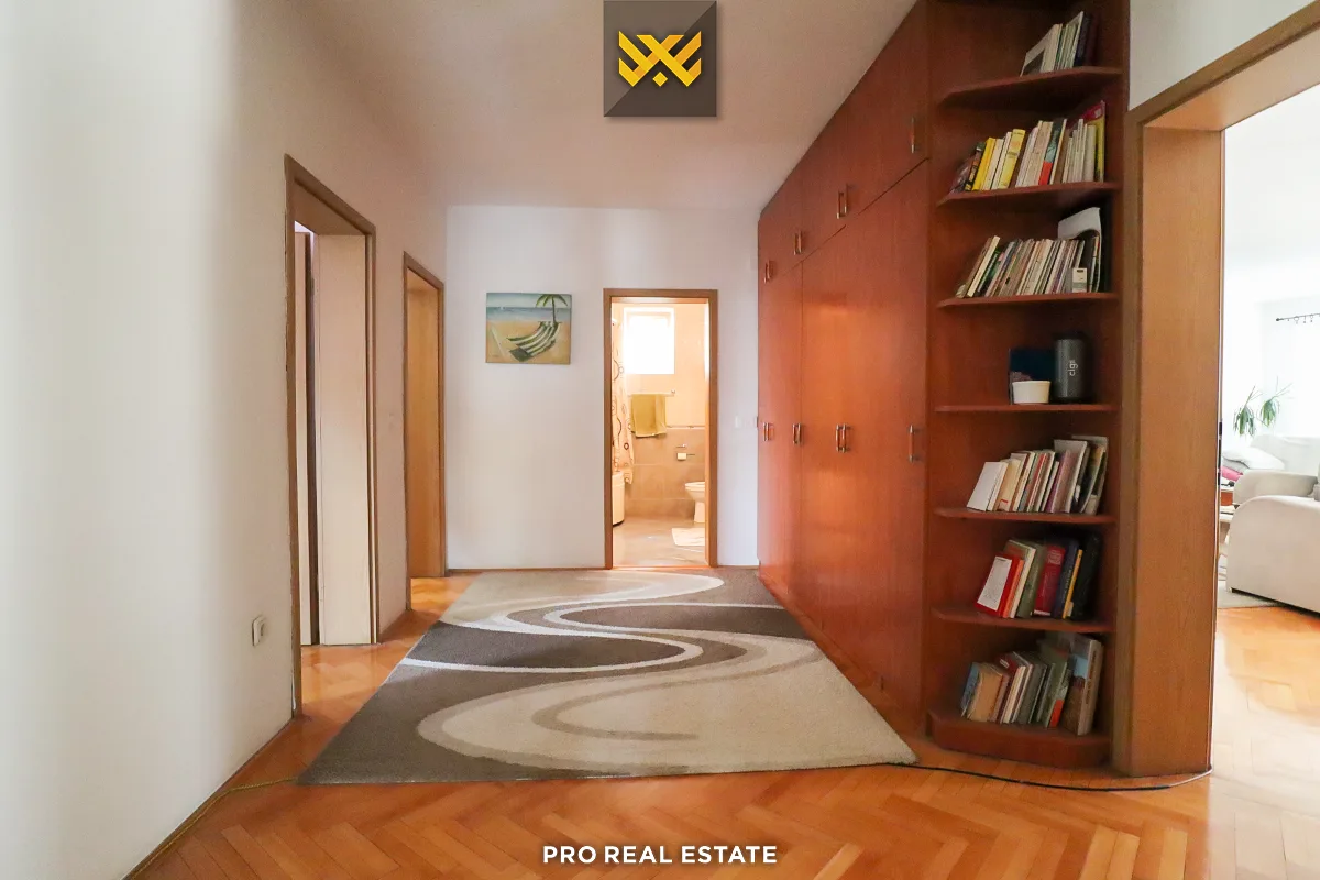 Shtëpi 587m² për #SHITJE në Bregun e Diellit