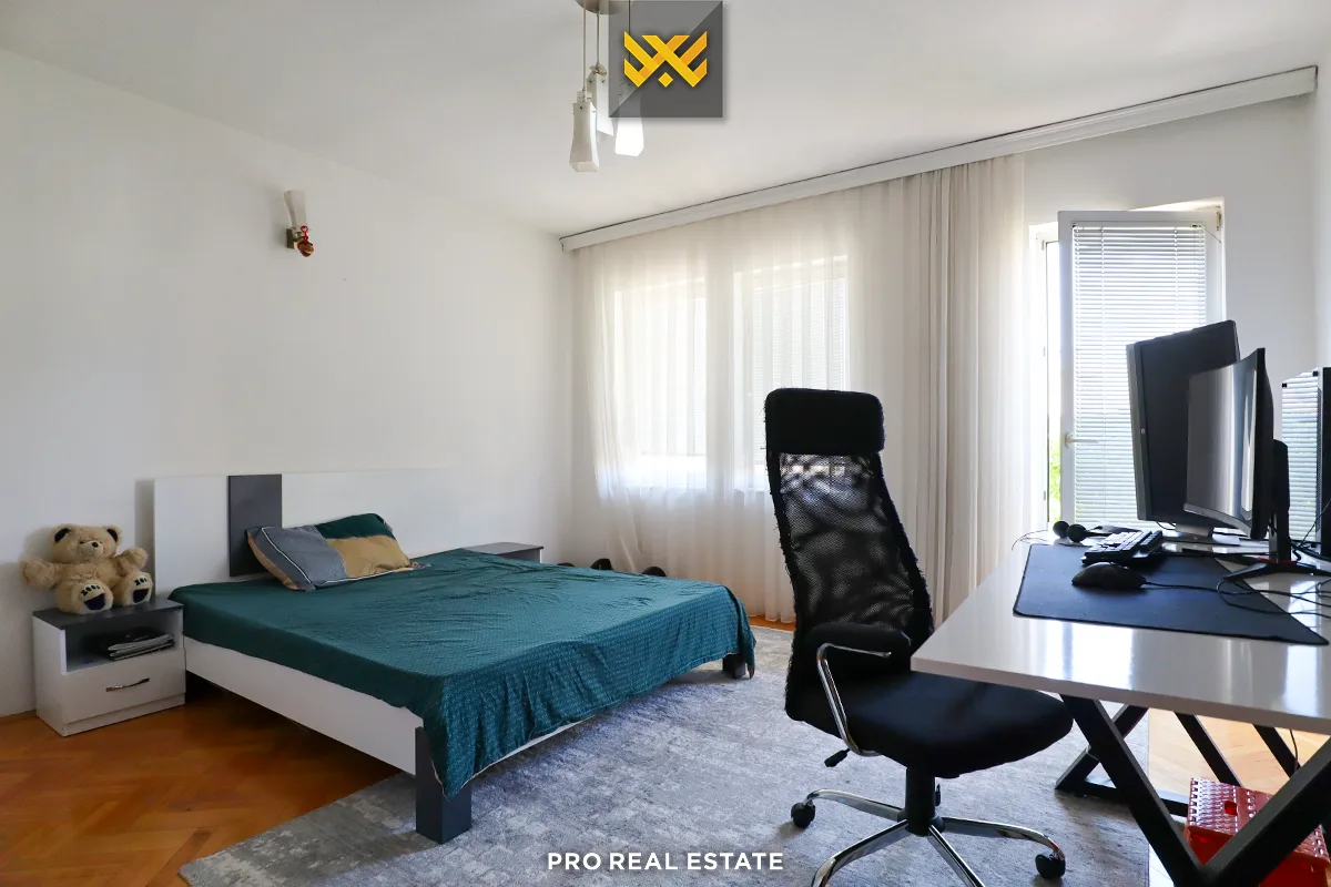 Shtëpi 587m² për #SHITJE në Bregun e Diellit