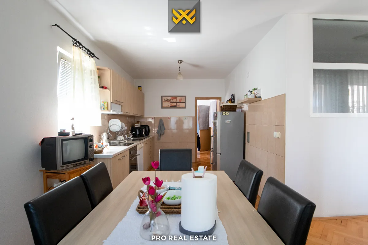 Shtëpi 587m² për #SHITJE në Bregun e Diellit