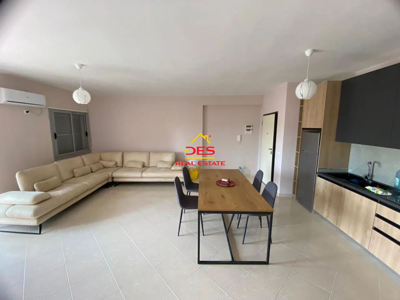 Jepet me qira apartament 2+1 te rruga e çipajve,vlorë.
