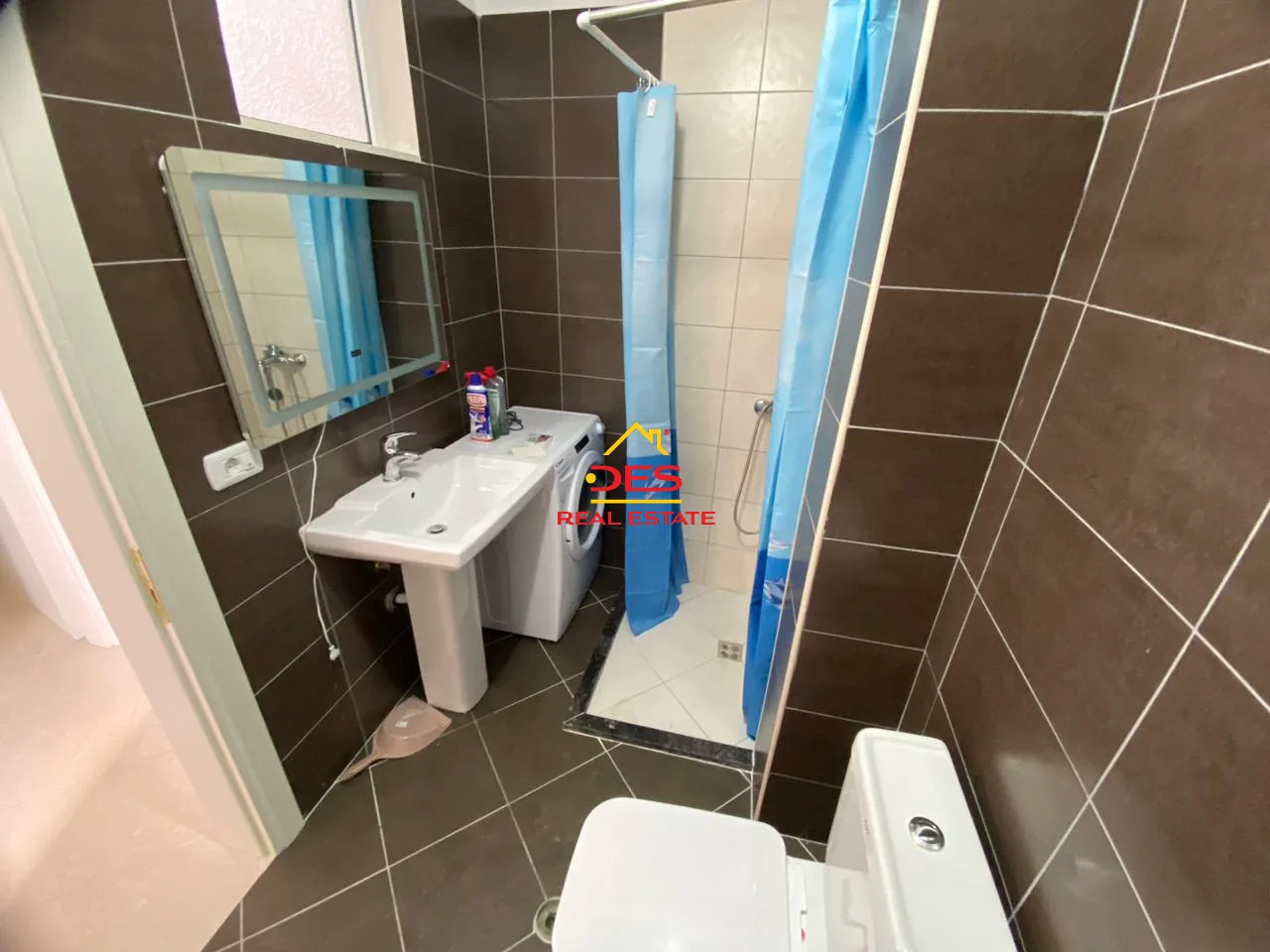 Jepet me qira apartament 2+1 te rruga e çipajve,vlorë.