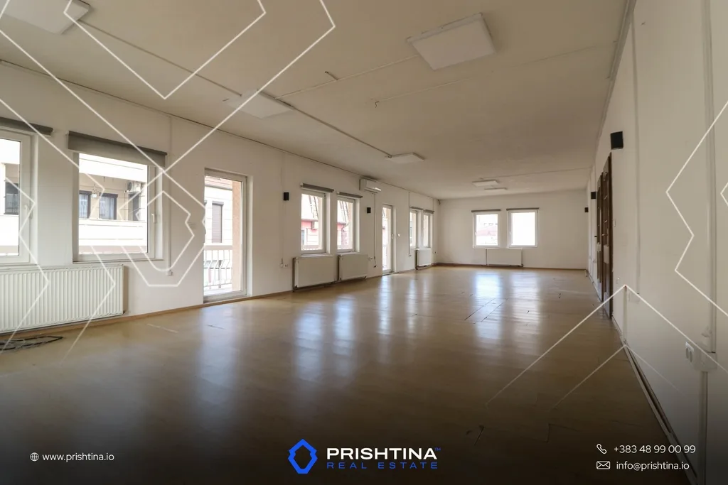 Zyrë me qira 300m² në Aktash