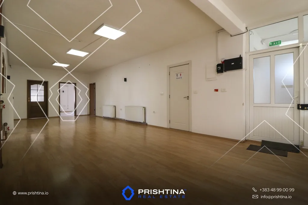 Zyrë me qira 300m² në Aktash