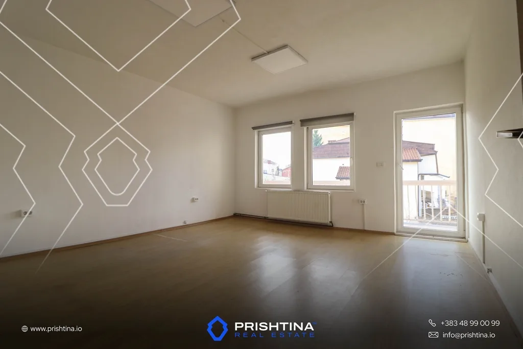 Zyrë me qira 300m² në Aktash