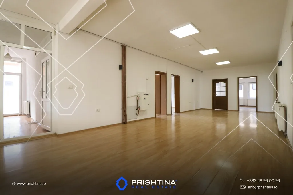 Zyrë me qira 300m² në Aktash
