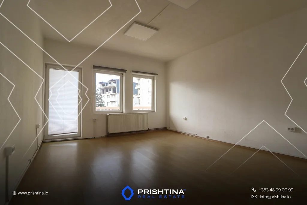 Zyrë me qira 300m² në Aktash