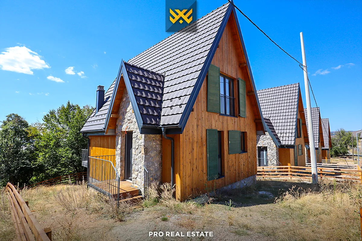 Villë 100m² për #SHITJE në Novobërdë