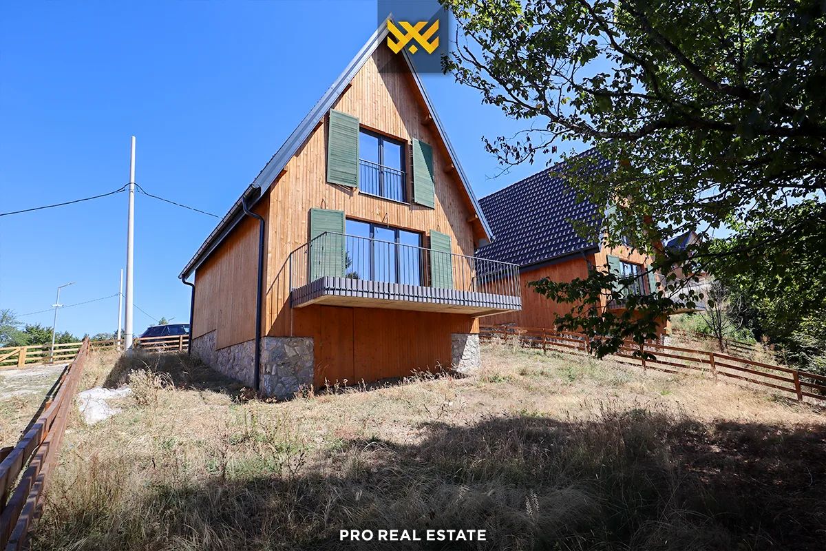 Villë 100m² për #SHITJE në Novobërdë