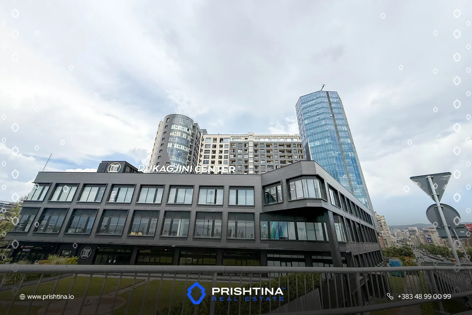 Zyrë me qira 188.4m² në Lakrishtë