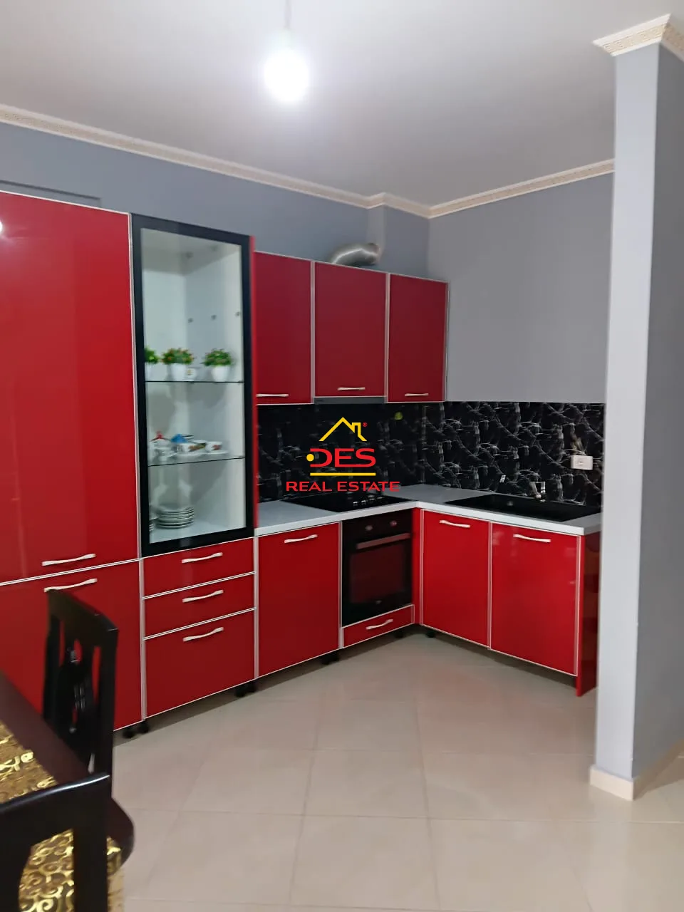 JEPET ME QIRA APARTAMENT 2+1 NË TRANSBALLKANIKE, VLORË 📍 Pranë Dapaj sh.p.k