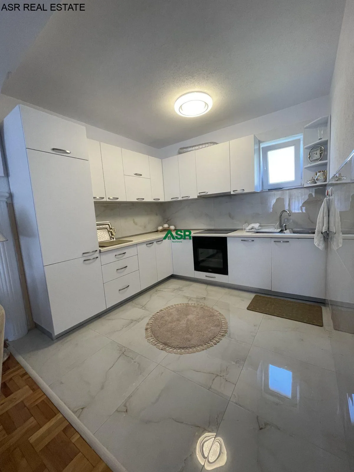 Ofrohet shtepia me siperfaqe 220 m² per #SHITJE në lagjen Hani i Dilit