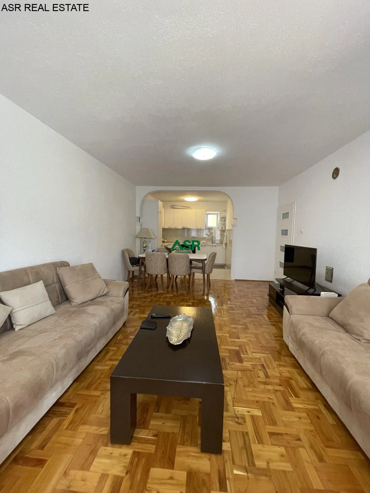 Ofrohet shtepia me siperfaqe 220 m² per #SHITJE në lagjen Hani i Dilit
