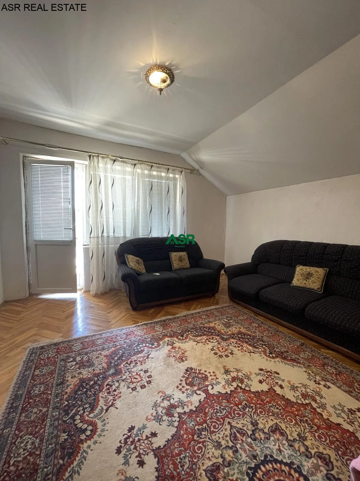 Ofrohet shtepia me siperfaqe 220 m² per #SHITJE në lagjen Hani i Dilit