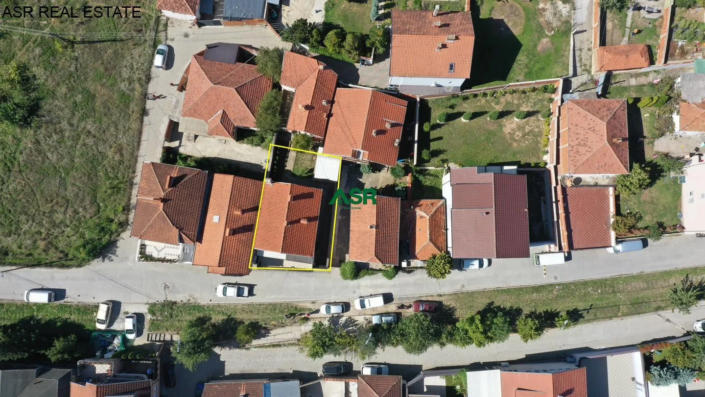Ofrohet shtepia me siperfaqe 220 m² per #SHITJE në lagjen Hani i Dilit