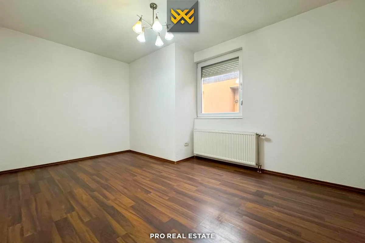Shtëpi 220m² për #SHITJE në Lagjen Qëndresa