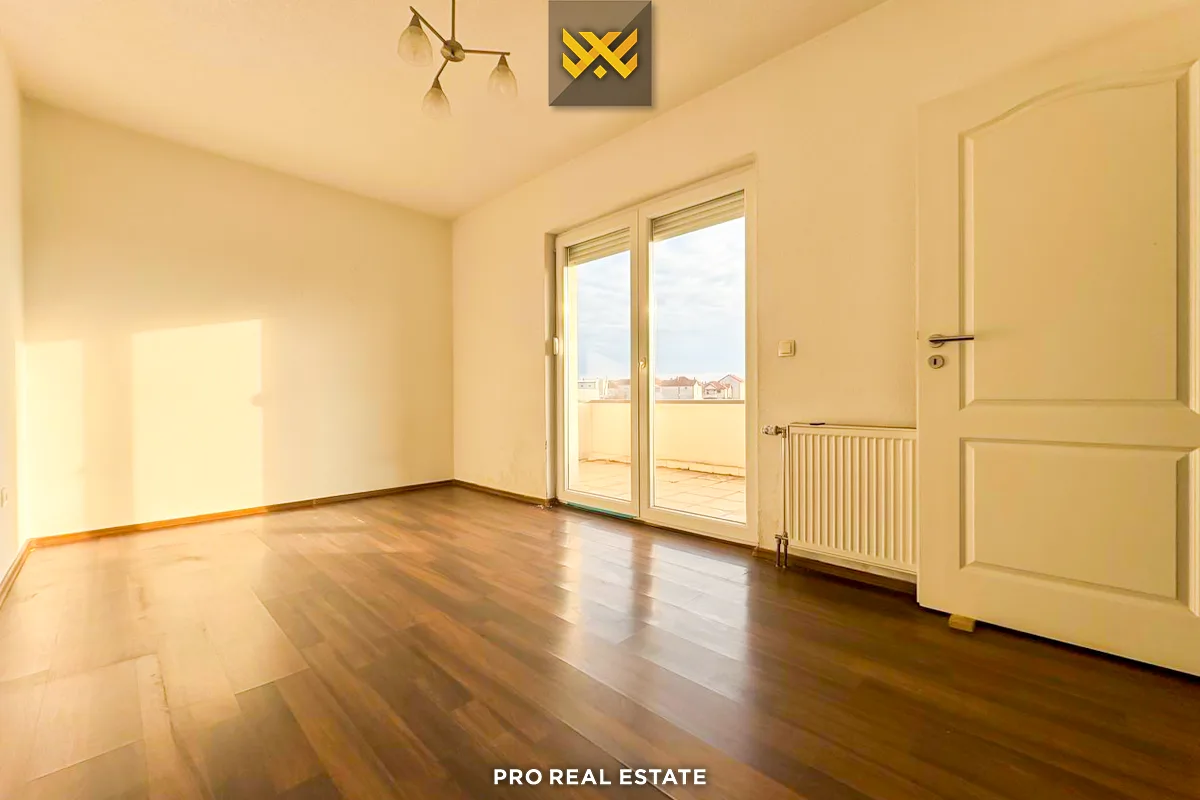 Shtëpi 220m² për #SHITJE në Lagjen Qëndresa