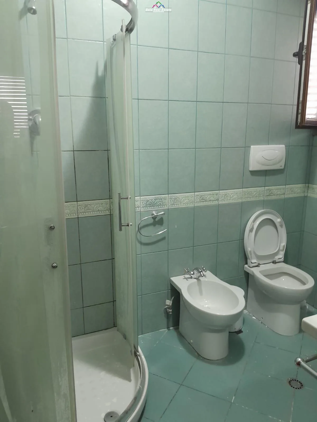 Kat Vile Me Qera 3+1+2+ Post Parkimi tek Liqeni i Thate (ID BV22240) Tirane.
