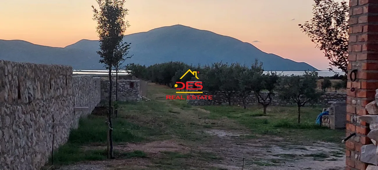 SHITET TOKË – TRUALL NË ORIKUM. 🌅 Me pamje nga deti.