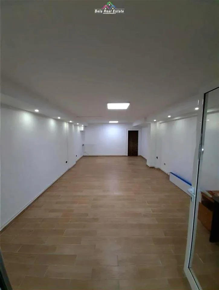 Dyqan Me Qera Tek Ish Ekspozita (ID BD21570) Tirane
