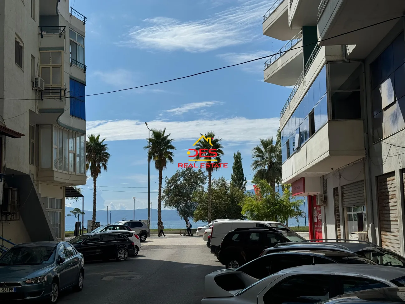 Jepet ambjent biznesi me qira në lungomare ,vlorë!