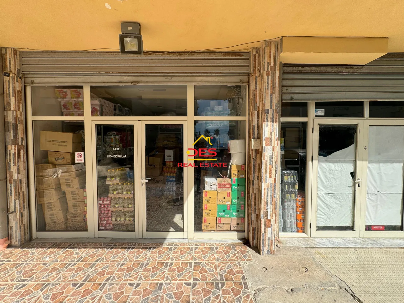 Jepet ambjent biznesi me qira në lungomare ,vlorë!