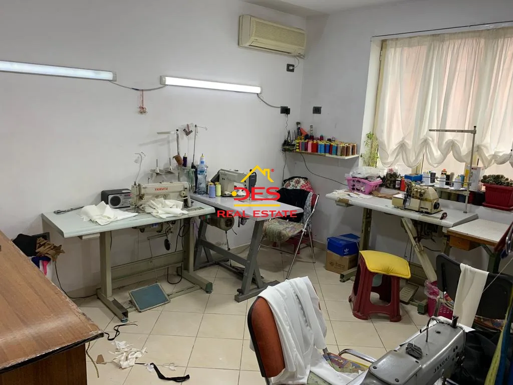 Shitet ambjent biznesi në lagjen ‘dyli haxhire’ , elbasan.