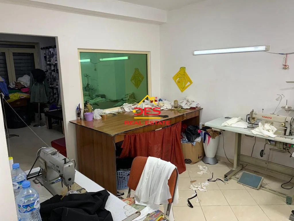 Shitet ambjent biznesi në lagjen ‘dyli haxhire’ , elbasan.