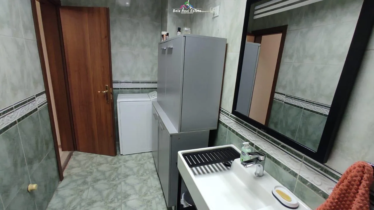 Apartament me qera 2+1 ne Bllok (ID B2201037) Tirane