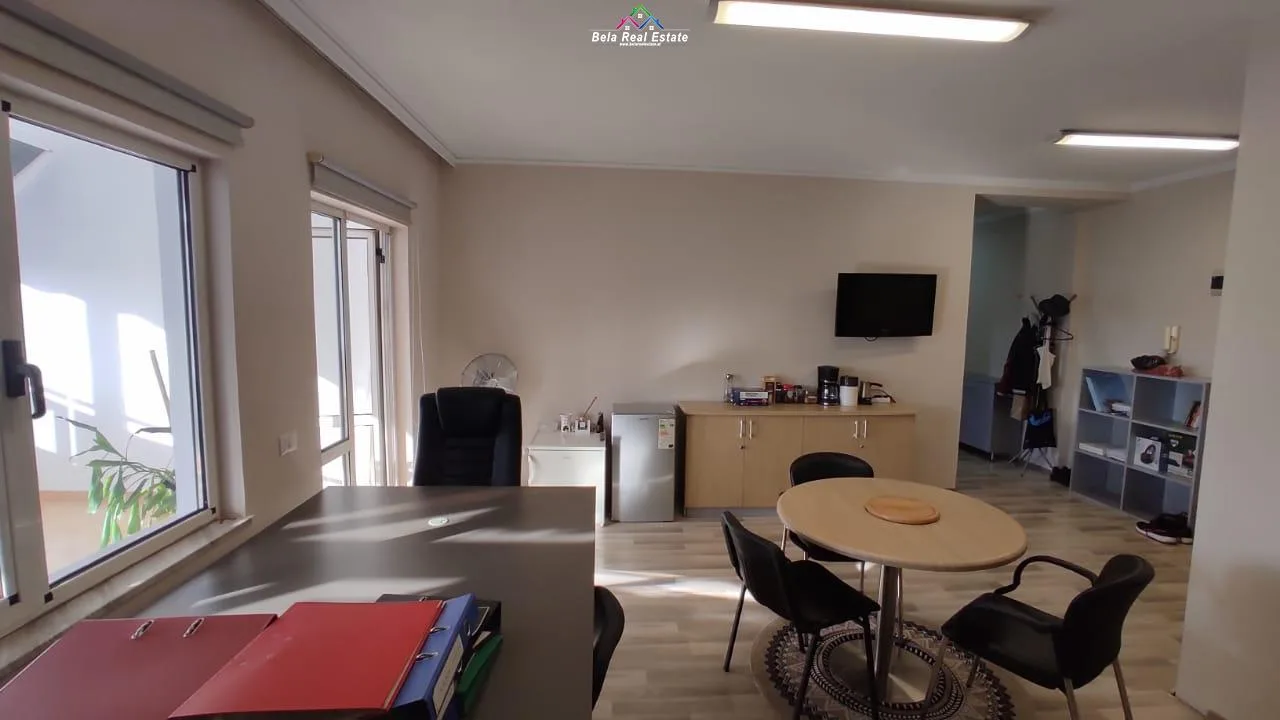 Apartament me qera 2+1 ne Bllok (ID B2201037) Tirane