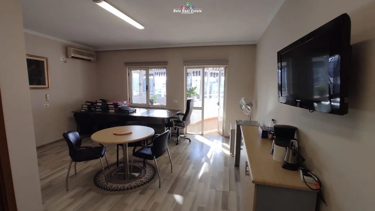 Apartament me qera 2+1 ne Bllok (ID B2201037) Tirane