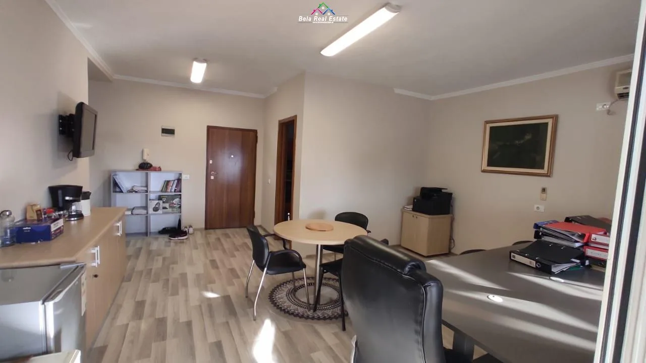 Apartament me qera 2+1 ne Bllok (ID B2201037) Tirane