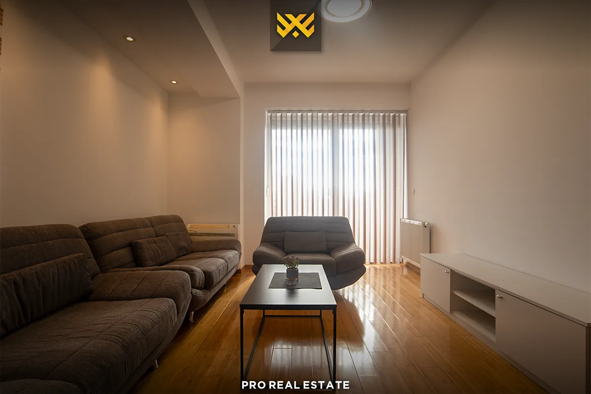Banesë / Zyrë 96m² me #QIRA në Pejton
