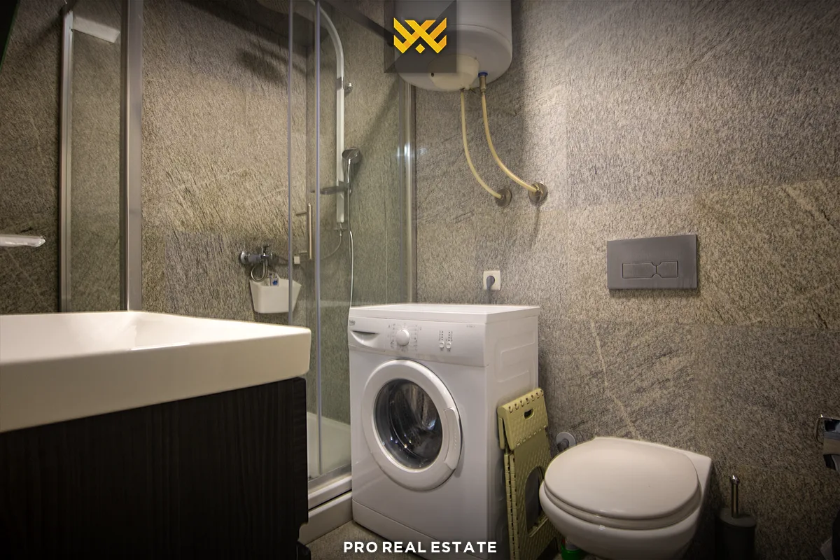 Banesë / Zyrë 96m² me #QIRA në Pejton